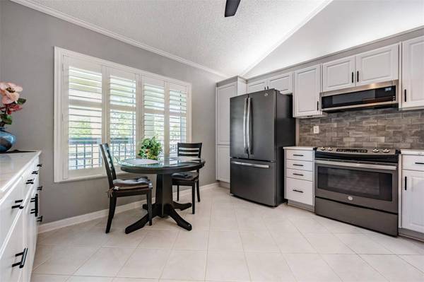 1801 E LAKE RD #6J, Palm Harbor, FL 34685