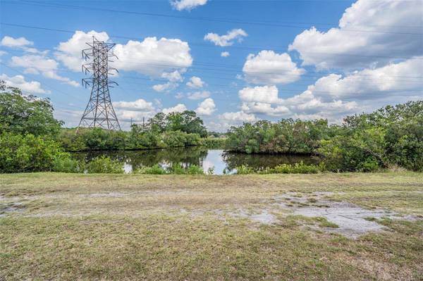 307 COUNTRY CLUB DR, Oldsmar, FL 34677