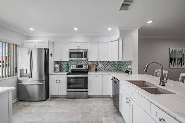 19029 US HIGHWAY 19 N #27A, Clearwater, FL 33764