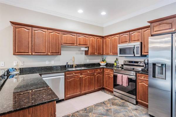 415 BARCELONA DR, St Petersburg, FL 33716