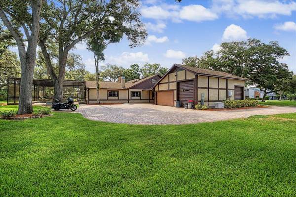 2160 LAURENCE DR, Clearwater, FL 33764