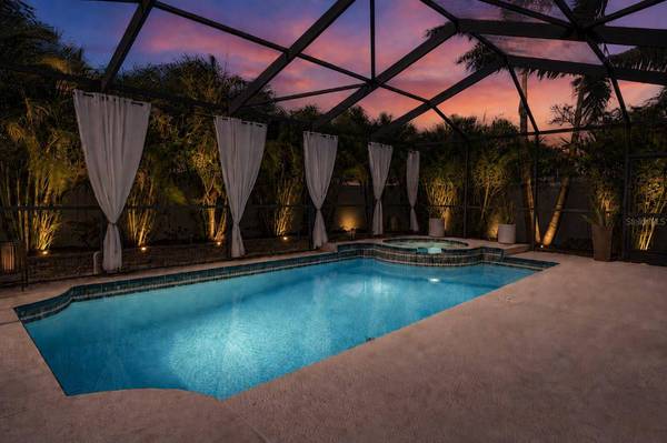 719 92ND AVE N, St Petersburg, FL 33702