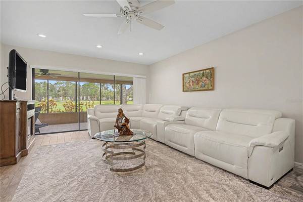 450 CYPRESS CREEK CIR, Oldsmar, FL 34677