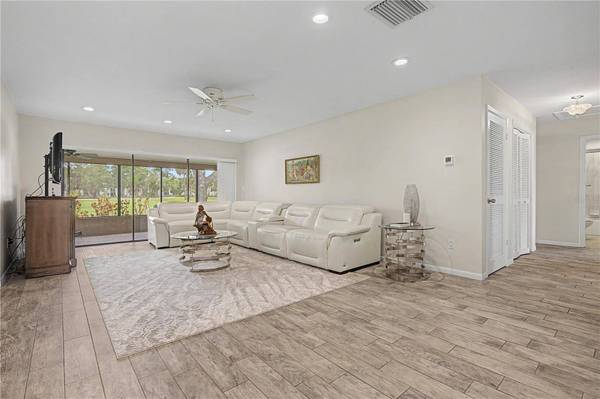 450 CYPRESS CREEK CIR, Oldsmar, FL 34677