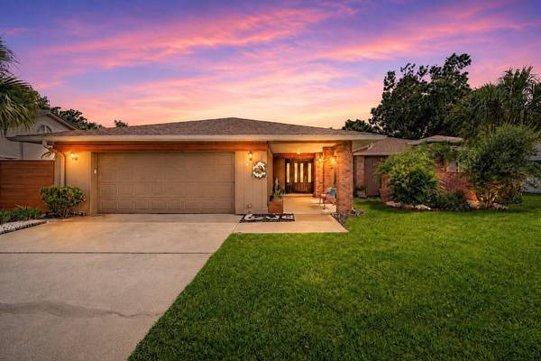 450 CYPRESS CREEK CIR, Oldsmar, FL 34677