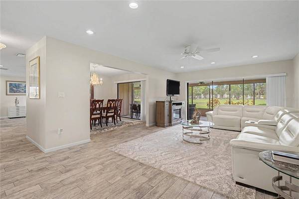 450 CYPRESS CREEK CIR, Oldsmar, FL 34677