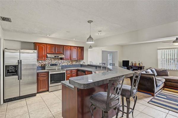 210 LEAFWOOD RD, Tarpon Springs, FL 34689