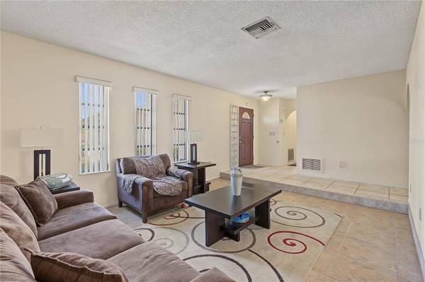 210 LEAFWOOD RD, Tarpon Springs, FL 34689