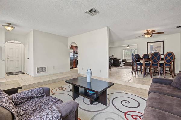 210 LEAFWOOD RD, Tarpon Springs, FL 34689
