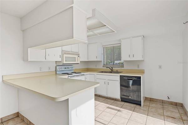 8119 OAK TRACE WAY #C, Tampa, FL 33634