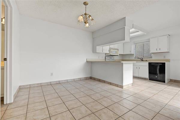 8119 OAK TRACE WAY #C, Tampa, FL 33634