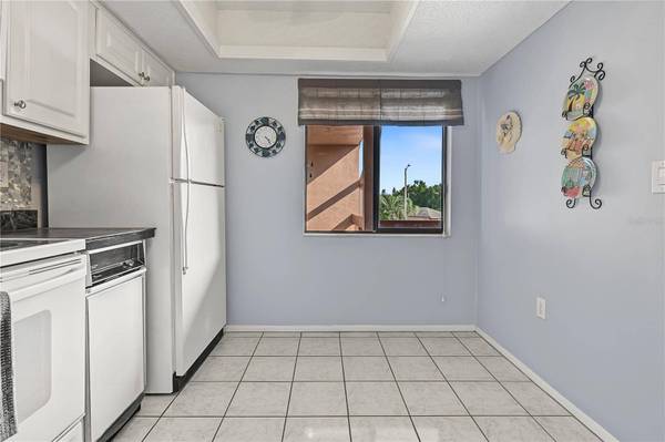 110 LAKESIDE CT #110, Oldsmar, FL 34677