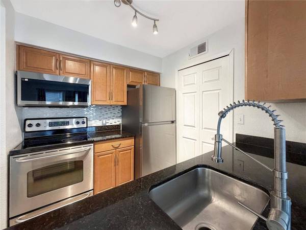 3305 HAVILAND CT #101, Palm Harbor, FL 34684