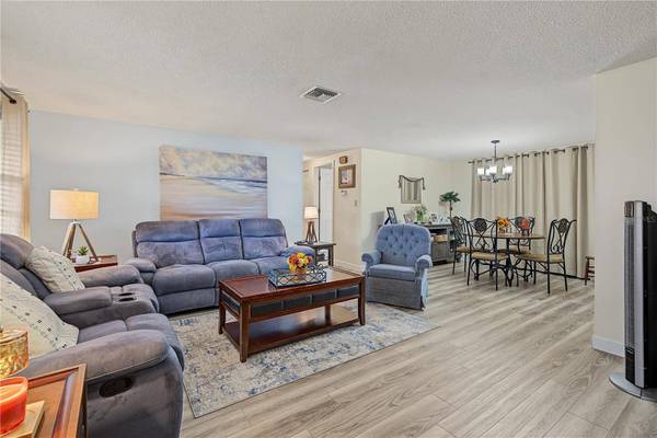7512 HOLLY LAKE LN, New Port Richey, FL 34653