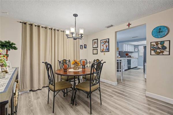 7512 HOLLY LAKE LN, New Port Richey, FL 34653