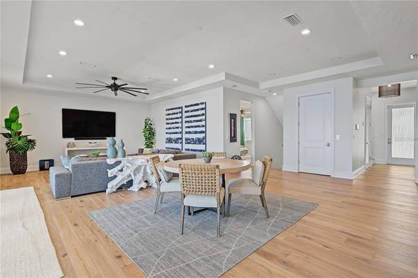 7 PARADISE LN, Treasure Island, FL 33706