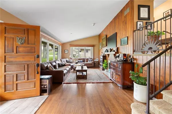 9717 E 26th ST, Independence, MO 64052