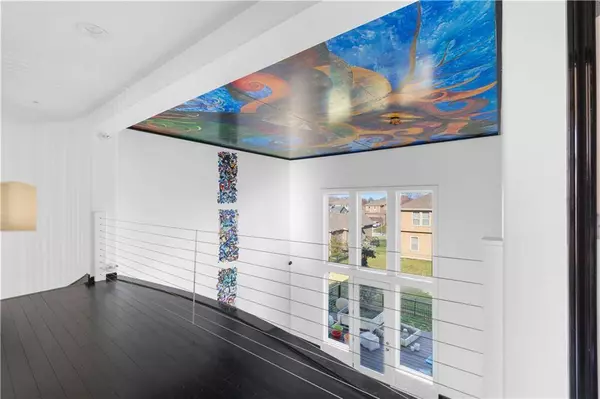 11273 S LAKECREST DR, Olathe, KS 66061