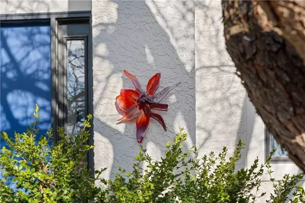 11273 S LAKECREST DR, Olathe, KS 66061