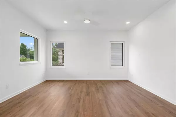 4000 Garfield AVE, Kansas City, MO 64130