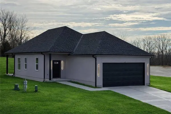 4911 S Hocker DR, Kansas City, MO 64136