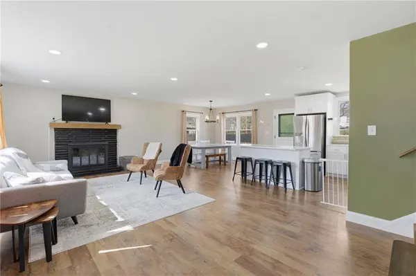 5710 W 100th TER, Overland Park, KS 66207