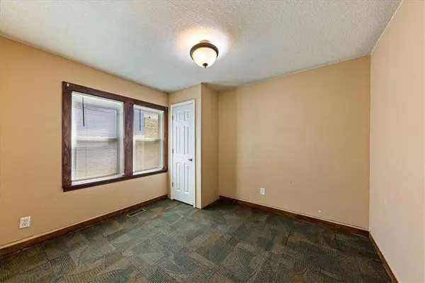 3929 Euclid AVE, Kansas City, MO 64130