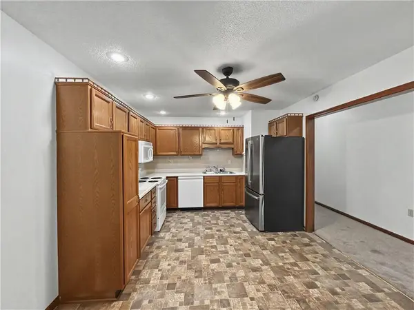 6124 Ash CT, Raytown, MO 64133