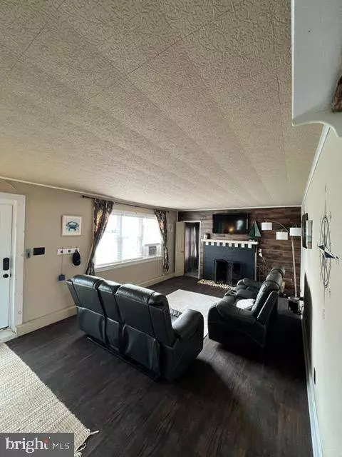 114 HALL HWY, Crisfield, MD 21817