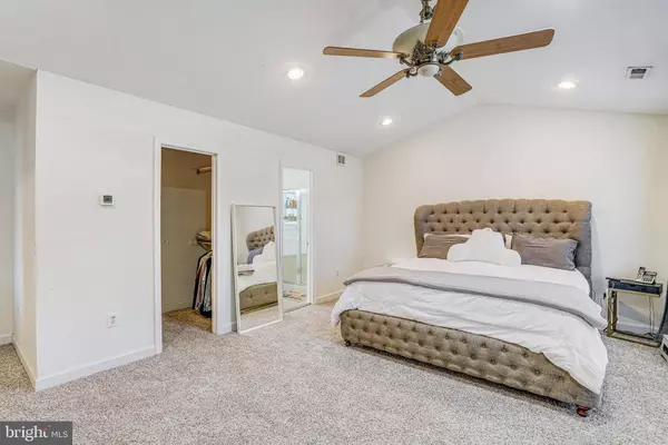 3444 WASHINGTON DR, Falls Church, VA 22041