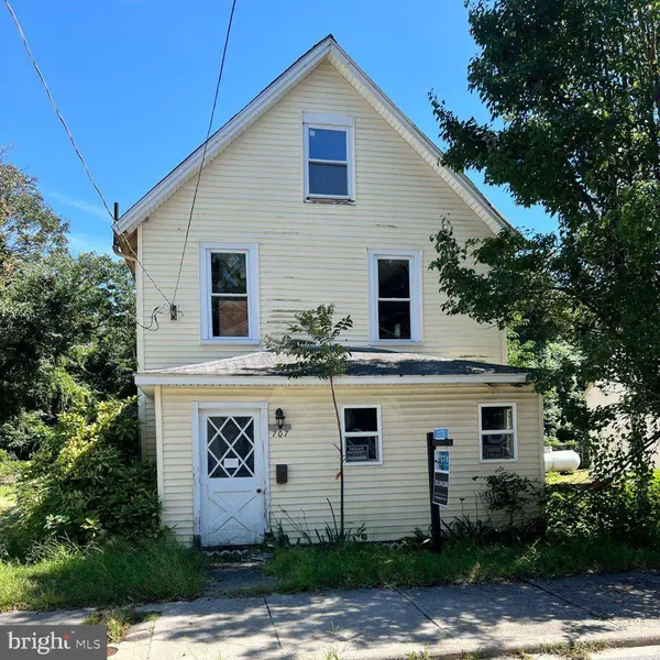 707 CLARKE AVE