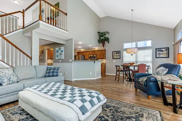 5861 Platinum Drive, Grove City, OH 43123