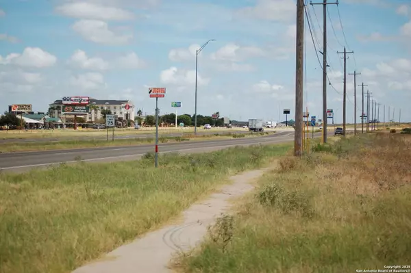 TBD IH 35, Pearsall, TX 78061