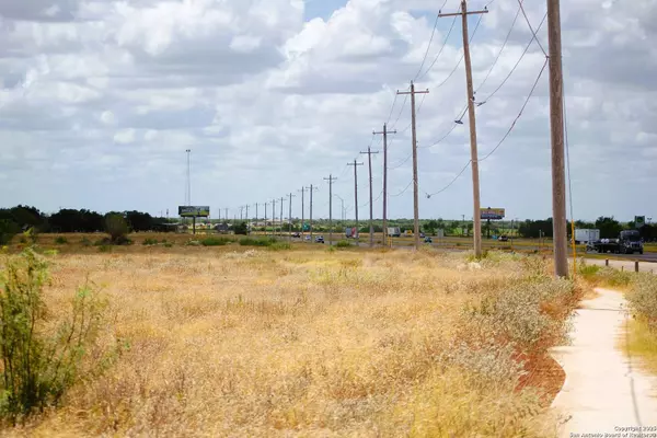 TBD IH 35, Pearsall, TX 78061