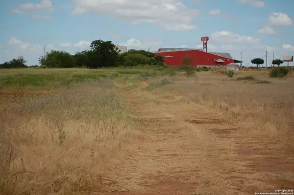 TBD IH 35, Pearsall, TX 78061