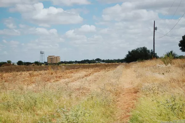 TBD IH 35, Pearsall, TX 78061