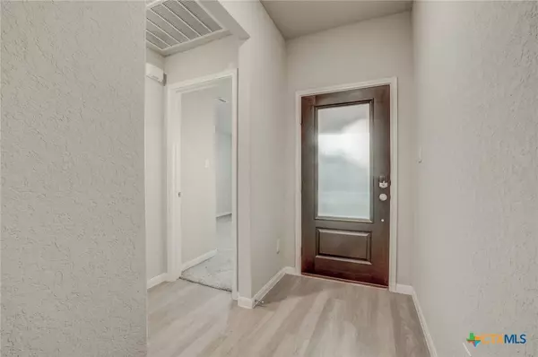 1945 Redstart, New Braunfels, TX 78130