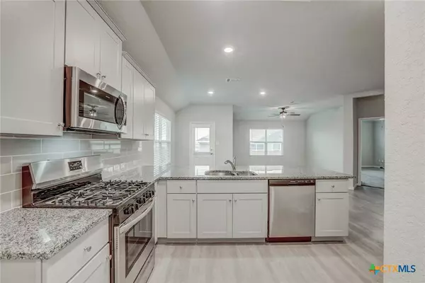 1945 Redstart, New Braunfels, TX 78130