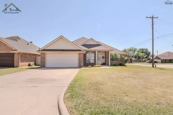 715 W ALDINE COURT, Iowa Park, TX 76367