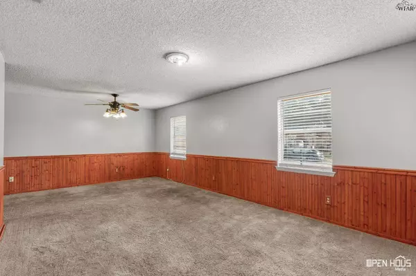 912 KIOWA DRIVE, Burkburnett, TX 76354