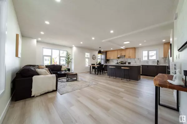 6307 12 AV NW, Edmonton, AB T6L 2G3