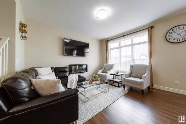 1351 Erker CR NW, Edmonton, AB T6M 2N5