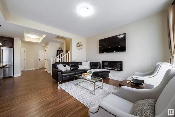 1351 Erker CR NW, Edmonton, AB T6M 2N5