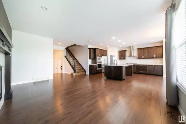 1206 Secord LD NW, Edmonton, AB T5T 4N3