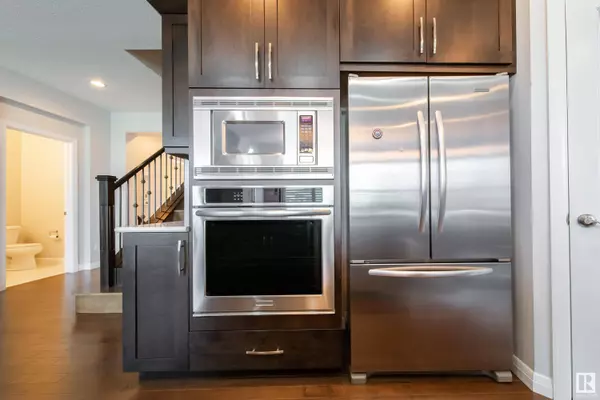 1206 Secord LD NW, Edmonton, AB T5T 4N3