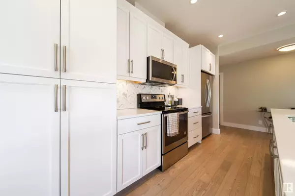 #327 11074 Ellerslie RD SW, Edmonton, AB T6W 2C2