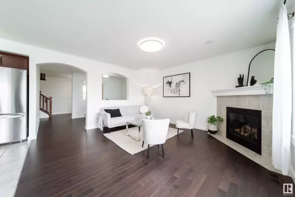 5168 2 AV SW, Edmonton, AB T6X 0R4