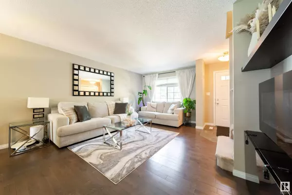 #25 9151 SHAW WY SW, Edmonton, AB T6X 1W7