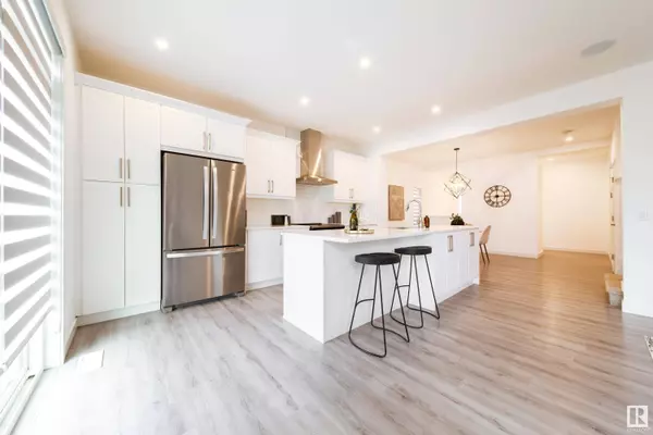 1466 DARBY GREEN GR SW, Edmonton, AB T6W 4N5