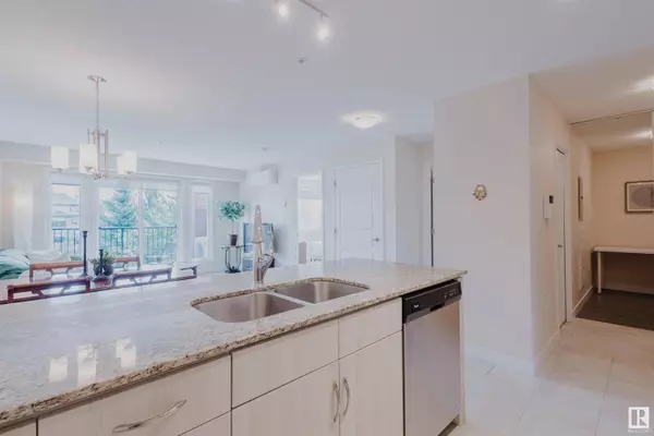 #211 7021 SOUTH TERWILLEGAR DR NW, Edmonton, AB T6R 0W5